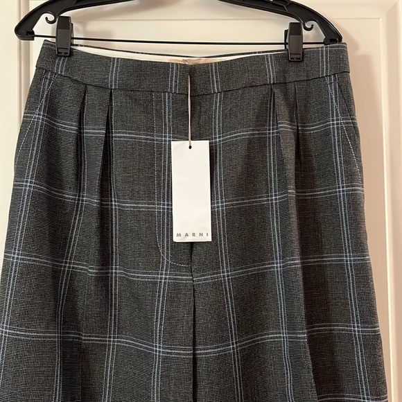 Brand new Marni wide leg pants. 100% wool. Grey. Size IT 42 = US 6 - Picture 2 of 12